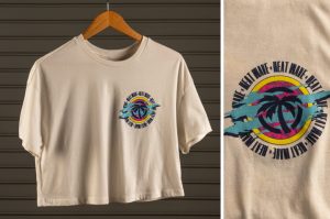 Heat Wave Saved by the Wave Ladies Crop Top T-Shirt Natural